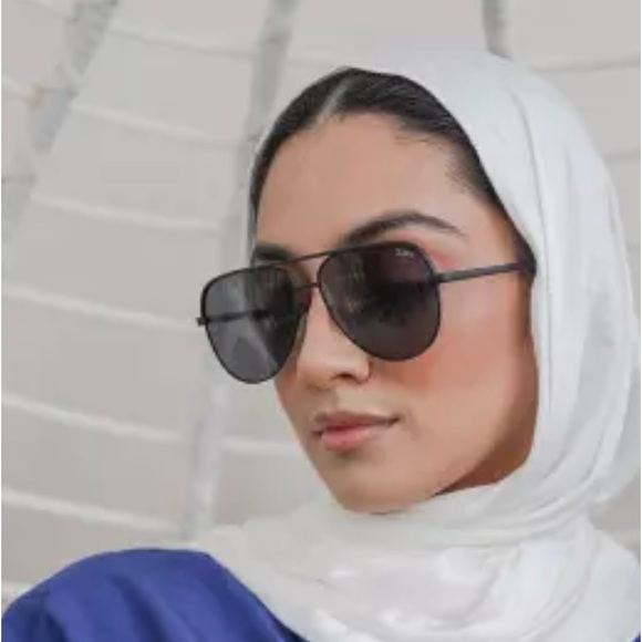 Quay x Desi High Key Aviator Sunglasses Black Metal Frame Mirror Smoke Lens - Picture 2 of 16